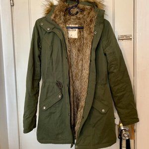 Hollister Faux Fur Lined Parka Color Olive Size SX